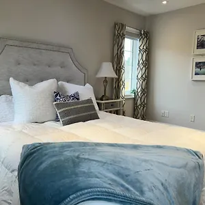 Holiday home Immaculate Executive Townhouse 3br&3ba At Lawrence Park, Toronto